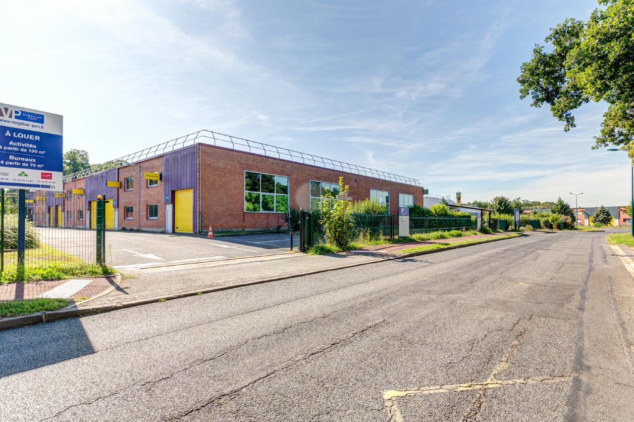 Local d'activité Saint-Ouen-l'Aumône 384m² Location local d'activité Saint-Ouen-l'Aumône Val-d'Oise OLACT2316983 9